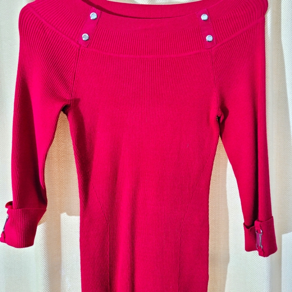 White House Black Market light stretchy sweater top with silver polished accents